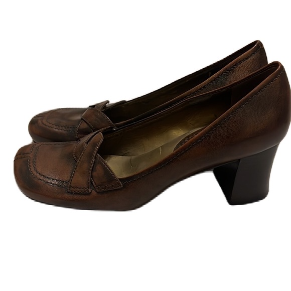 Nine West, Close Toe, Block Heels, Brown and Black, Size 7 - Picture 3 of 10